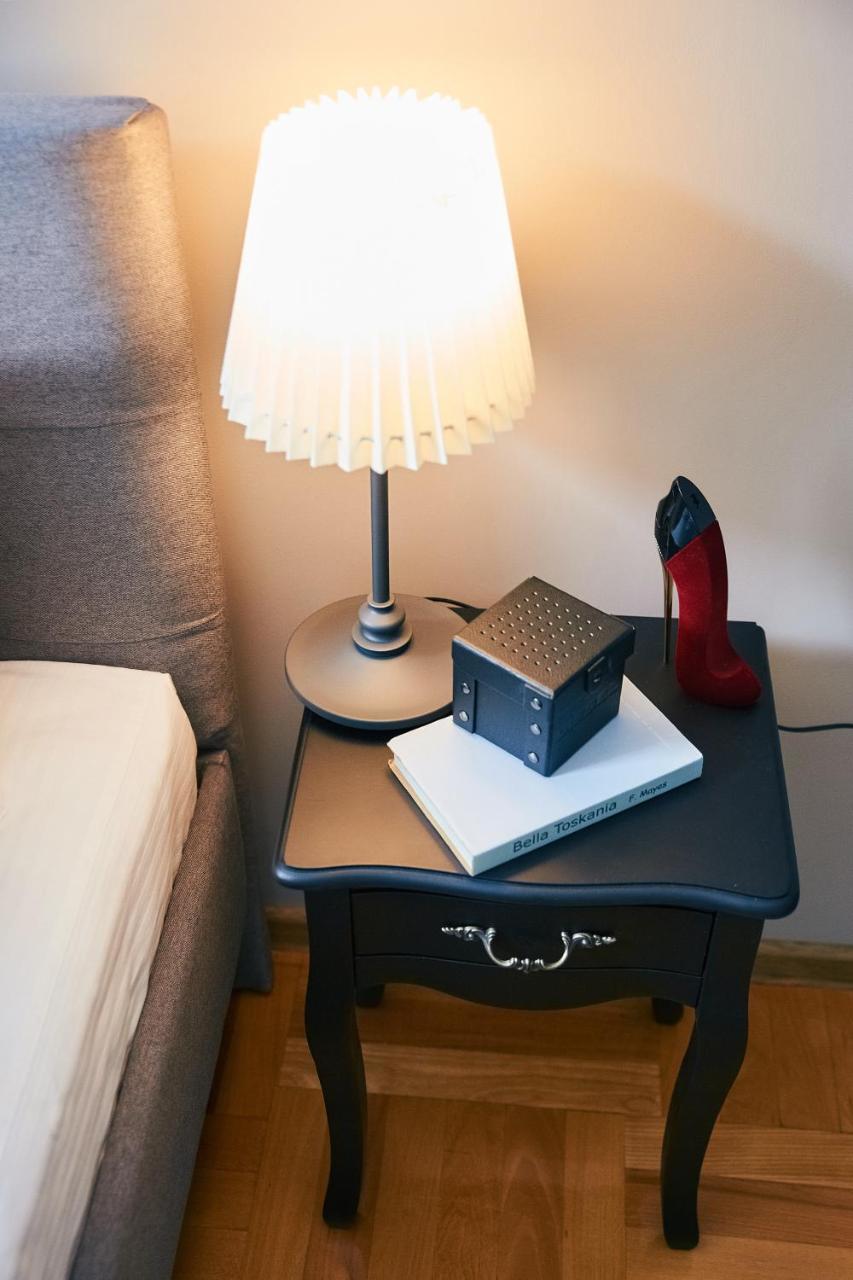 Cozy Apartment, 5Mins To Opera Лвив Екстериор снимка