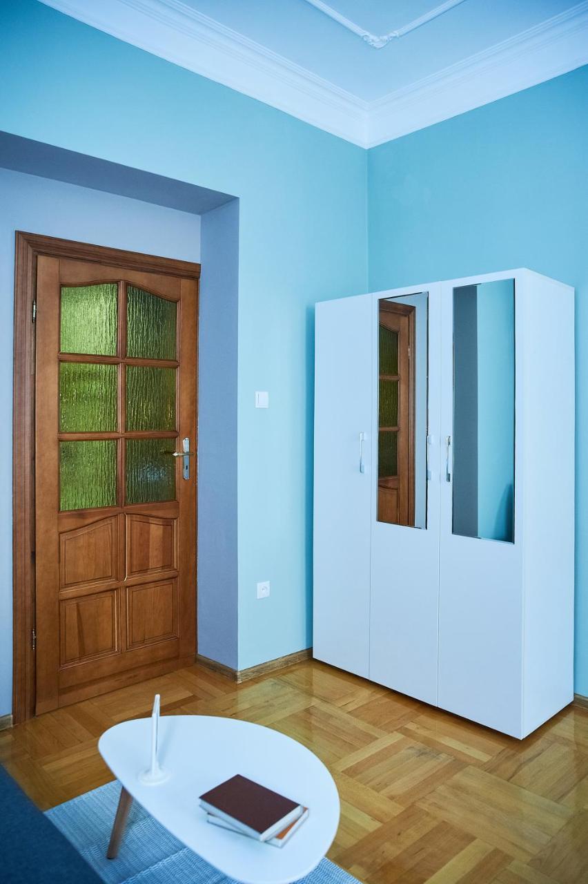 Cozy Apartment, 5Mins To Opera Лвив Екстериор снимка